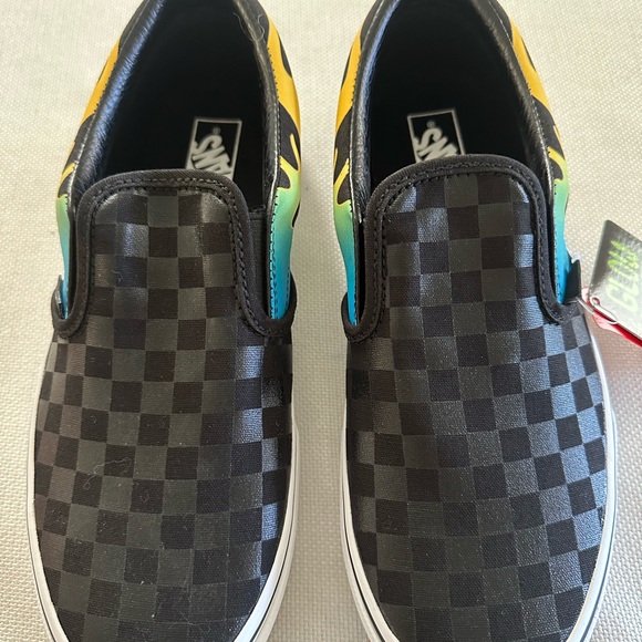 Vans Claasic Slip On Glow In Dark Flame 5.5 Jr / women’s 7 - Picture 3 of 6